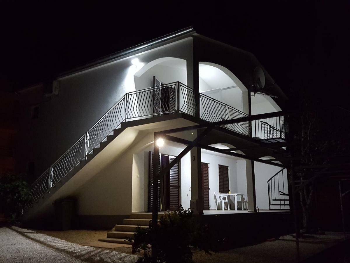 Apartments Merion Starigrad Paklenica Exterior foto