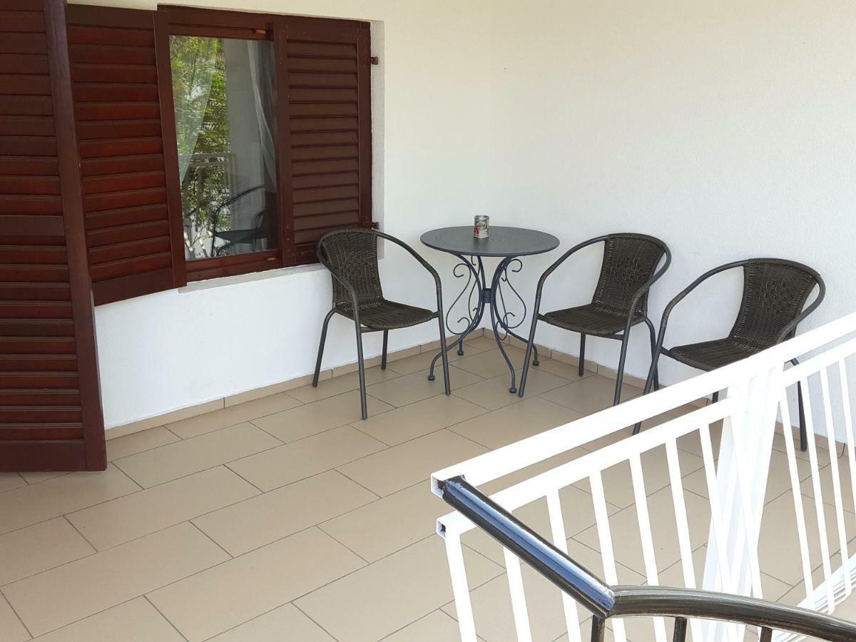 Apartments Merion Starigrad Paklenica Exterior foto